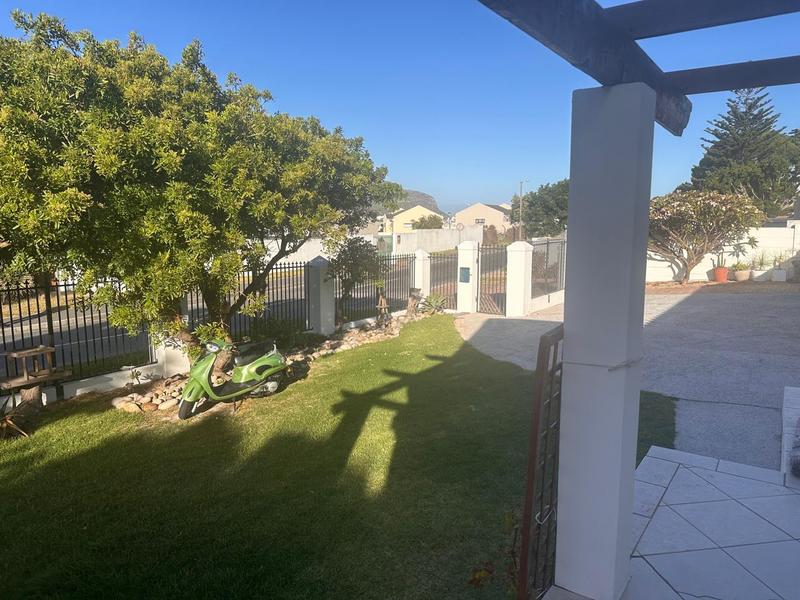 4 Bedroom Property for Sale in Fish Hoek Western Cape